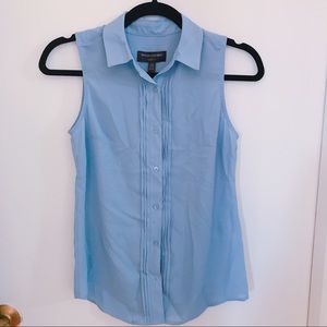 Banana republic sleeveless button down blouse